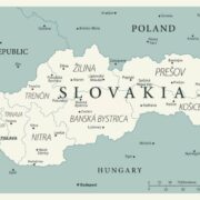 Mapa de Eslovaquia con nombres y sin nombres
